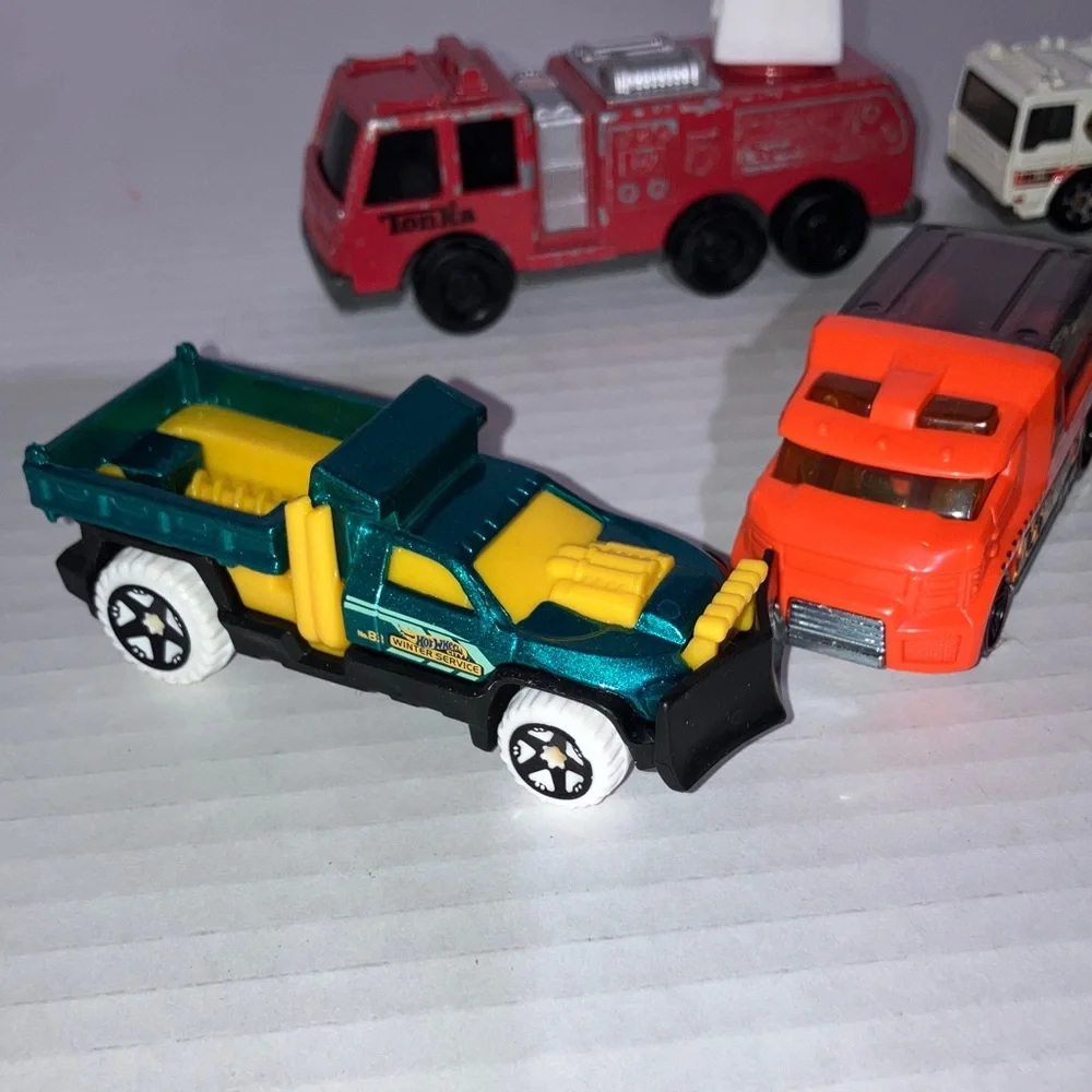 Emergency, Fire, Law‎ Enforcement & Road Crew Die Cast Toy Vehicle Car Truck Set